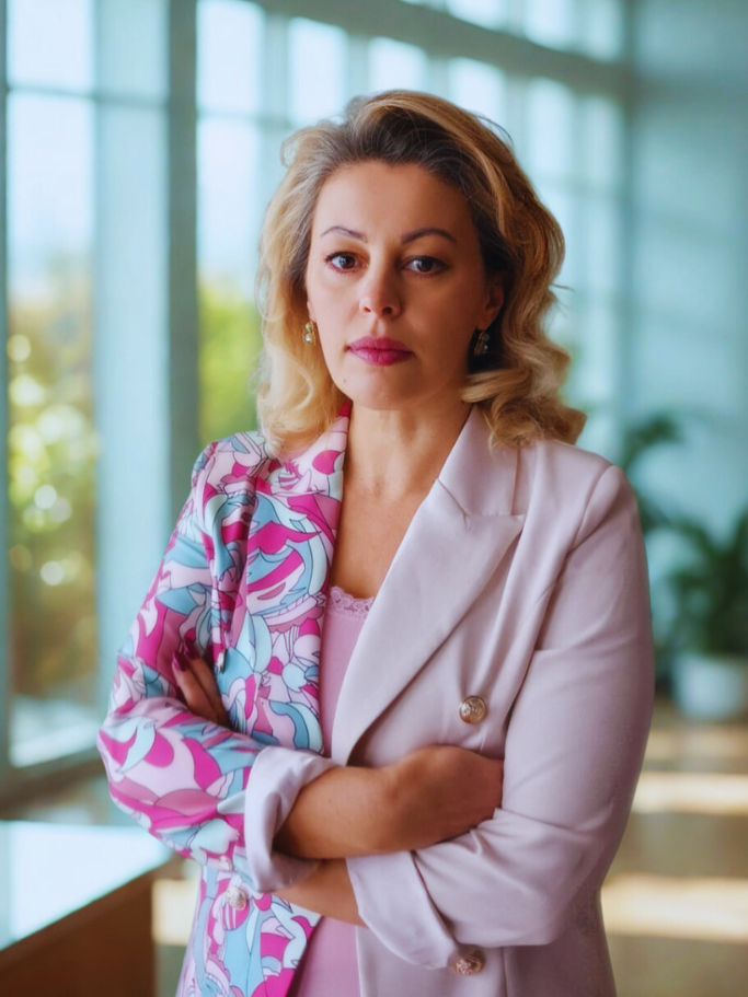 Rhein-Neckar Ivana Cvetković Gicev, Geschäftsführerin der Lacidem GmbH, in professioneller Darstellung – Symbol für Kompetenz, Führung und moderne Unternehmensentwicklung.