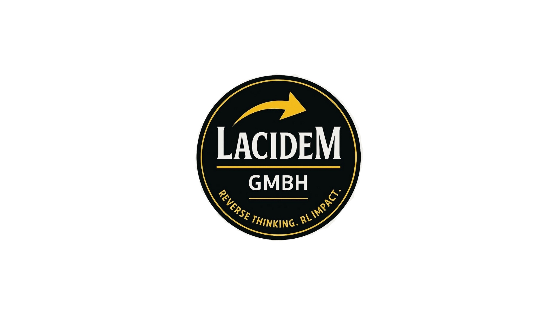Logo der Lacidem GmbH mit gelbem Pfeil auf schwarzem Hintergrund und dem Claim „Reverse Thinking. No Panic.“ – visuelle Darstellung eines kreativen, rückwärtsdenkenden Ansatzes für moderne Unternehmenslösungen.