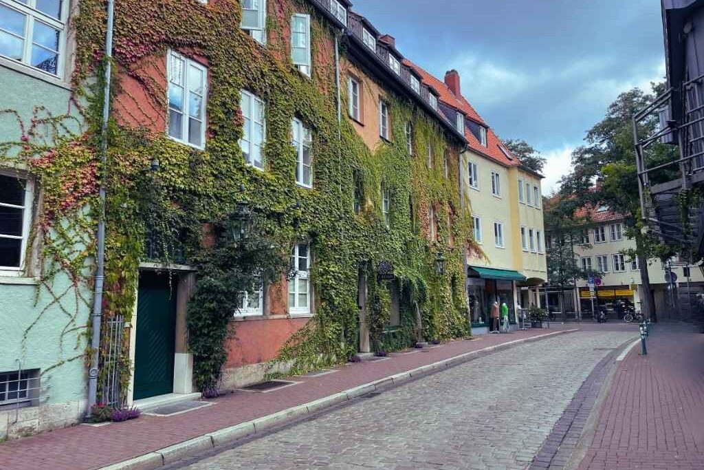 Stadtansicht von Eppelheim mit typischer Architektur und grüner Umgebung – regionales Motiv aus Baden-Württemberg mit lokalem Wiedererkennungswert.